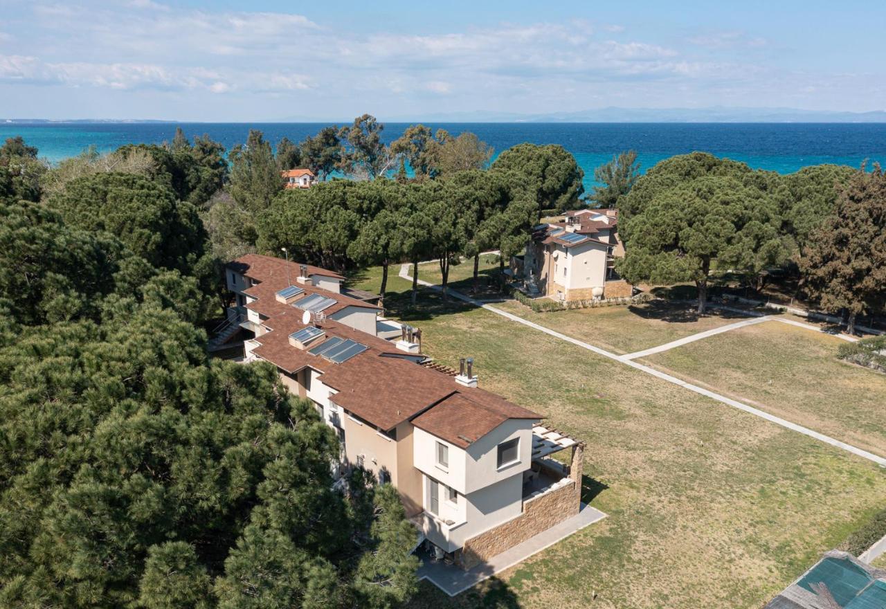 #Flh - Amalthia & Αthena Beachfront Houses In Pefkohori Exteriér fotografie